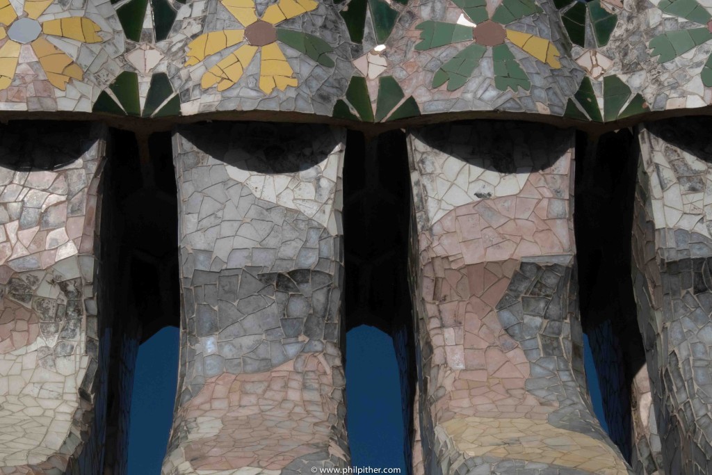 Casa Battlo, Gaudi's rooftop decorations