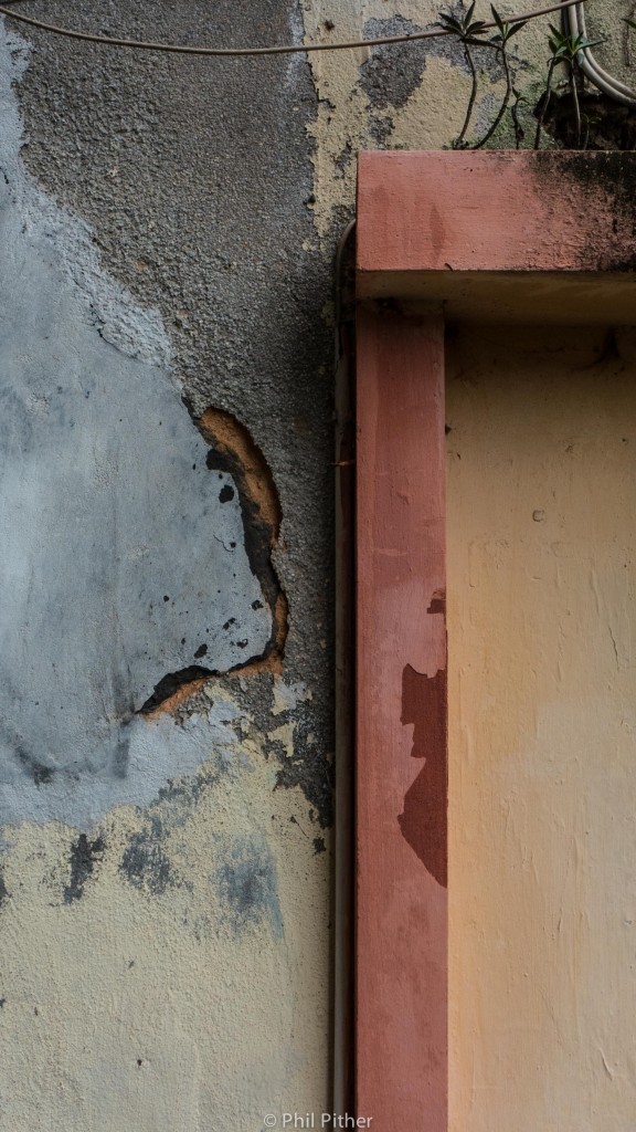 Building on Ladder Street - crumbling