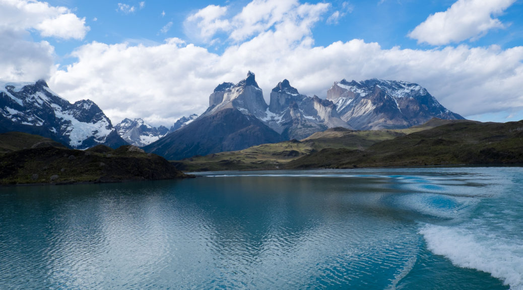 Lake Pehoe from the ferry to Refugio Pehoe